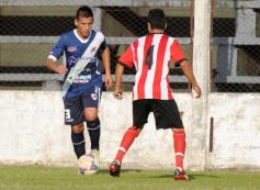 Foto de la galería: Un empate que no benefició a ninguno