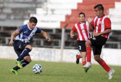 Foto de la galería: Un empate que no benefició a ninguno