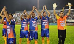 Sixto Fotografías. Deportes. Amistosos - Crucero calentó motores con un buen triunfo ante Olimpia