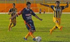 Sixto Fotografías. Deportes. Amistosos - Crucero volvió a festejar ante un equipo paraguayo