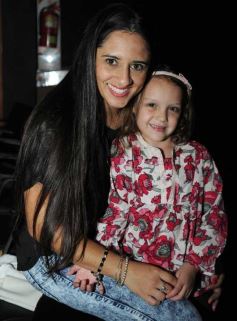 Foto de la galería: Los talentos de la Escuela de Comedia Musical brillaron en el Montoya