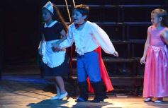 Foto de la galería: Los talentos de la Escuela de Comedia Musical brillaron en el Montoya