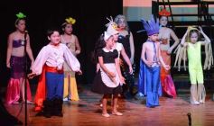 Foto de la galería: Los talentos de la Escuela de Comedia Musical brillaron en el Montoya