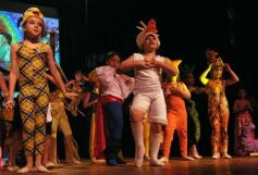 Foto de la galería: Los talentos de la Escuela de Comedia Musical brillaron en el Montoya