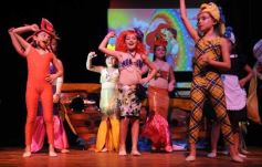 Foto de la galería: Los talentos de la Escuela de Comedia Musical brillaron en el Montoya