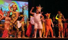 Foto de la galería: Los talentos de la Escuela de Comedia Musical brillaron en el Montoya