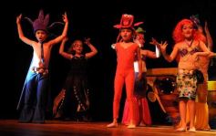 Foto de la galería: Los talentos de la Escuela de Comedia Musical brillaron en el Montoya
