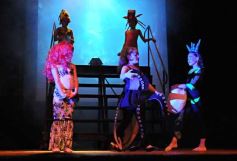 Foto de la galería: Los talentos de la Escuela de Comedia Musical brillaron en el Montoya