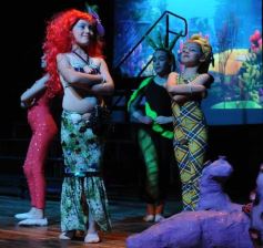 Foto de la galería: Los talentos de la Escuela de Comedia Musical brillaron en el Montoya