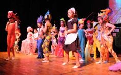 Foto de la galería: Los talentos de la Escuela de Comedia Musical brillaron en el Montoya