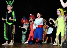 Foto de la galería: Los talentos de la Escuela de Comedia Musical brillaron en el Montoya