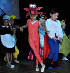 Foto de la galería: Los talentos de la Escuela de Comedia Musical brillaron en el Montoya