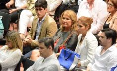 Foto de la galería: Entregaron los diplomas a las autoridades electas en Misiones