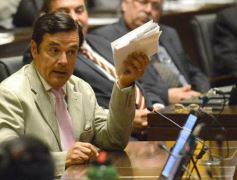 Foto de la galería: La Legislatura fijó en 33 mil millones de pesos el presupuesto provincial para el 2016