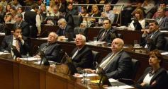 Foto de la galería: La Legislatura fijó en 33 mil millones de pesos el presupuesto provincial para el 2016