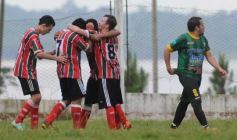 Foto de la galería: Corpus goleó a La Picada y se metió en las semifinales de la Liga Posadeña