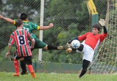 Foto de la galería: Corpus goleó a La Picada y se metió en las semifinales de la Liga Posadeña