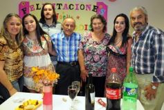 Foto de la galería: Tres amigas festejaron su ingreso al mundo periodístico