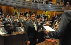Foto de la galería: Día histórico: asumieron el nuevo gobernador y su vice, Passalacqua y Herrera Ahuad
