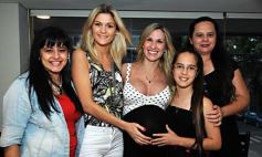 Sixto Fotografías. Sociedad. Varios - Nito y Romina, esperando a Francesco