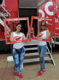 Foto de la galería: Coca Cola celebró en Posadas los 100 años de su envase de vidrio