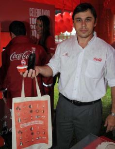 Foto de la galería: Coca Cola celebró en Posadas los 100 años de su envase de vidrio