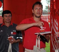 Foto de la galería: Coca Cola celebró en Posadas los 100 años de su envase de vidrio