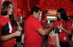 Foto de la galería: Coca Cola celebró en Posadas los 100 años de su envase de vidrio