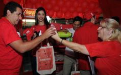 Foto de la galería: Coca Cola celebró en Posadas los 100 años de su envase de vidrio