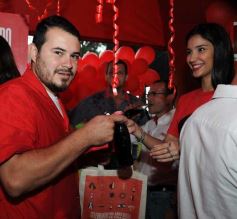 Foto de la galería: Coca Cola celebró en Posadas los 100 años de su envase de vidrio
