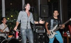 Sixto Fotografías. Sociedad. Noche de Sábado - Cena, recital en vivo y mucha diversión