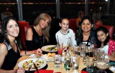 Foto de la galería: Cena, recital en vivo y mucha diversión