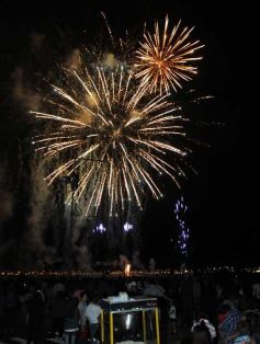 Foto de la galería: Los fuegos artificiales y luego el recital de Lali, inolvidable