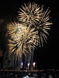 Foto de la galería: Los fuegos artificiales y luego el recital de Lali, inolvidable