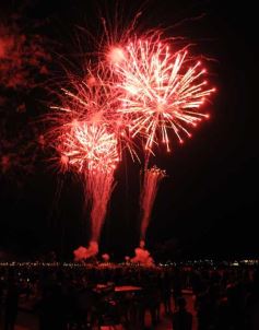 Foto de la galería: Los fuegos artificiales y luego el recital de Lali, inolvidable