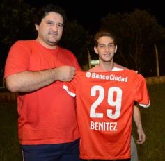 Foto de la galería: Futbolistas solidarios juntaron donaciones para un hogar de niños