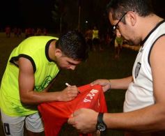 Foto de la galería: Futbolistas solidarios juntaron donaciones para un hogar de niños