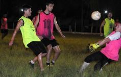 Foto de la galería: Futbolistas solidarios juntaron donaciones para un hogar de niños