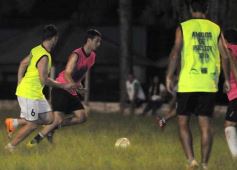 Foto de la galería: Futbolistas solidarios juntaron donaciones para un hogar de niños