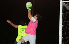 Foto de la galería: Futbolistas solidarios juntaron donaciones para un hogar de niños