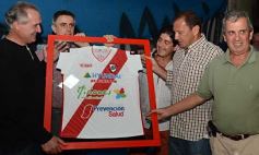 Sixto Fotografías. Sociedad. Agasajos - Emotiva despedida del "Chaucha" Bianco: entró en la historia grande de Guaraní