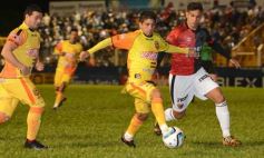 Sixto Fotografías. Deportes. Primera A de AFA - Crucero fue más que Colón, pero no logró sacar ventajas