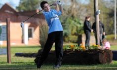 Sixto Fotografías. Deportes. Torneo Local - Día para distenderse y jugar al golf entre amigos y familiares