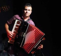 Foto de la galería: Música, alegría, brillo y color en el "Posadas celebra las Fiestas"