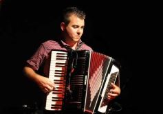 Foto de la galería: Música, alegría, brillo y color en el "Posadas celebra las Fiestas"