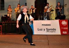 Foto de la galería: Música, alegría, brillo y color en el "Posadas celebra las Fiestas"