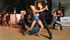 Foto de la galería: Música, alegría, brillo y color en el "Posadas celebra las Fiestas"