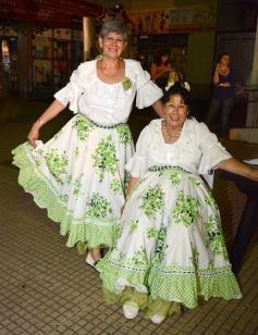 Foto de la galería: Música, alegría, brillo y color en el "Posadas celebra las Fiestas"