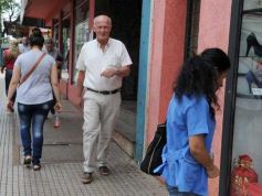 Foto de la galería: ¿Quién dijo que Posadas estaba desierta? la recorrida de siempre, con muchas caras conocidas
