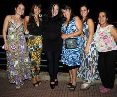 Foto de la galería: Muchos amigos eligieron la costanera para doblegar al calor